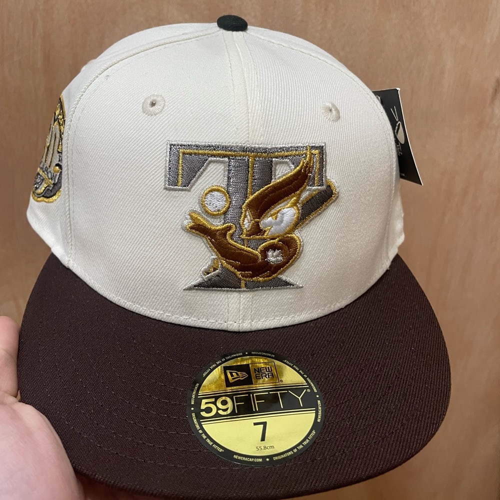 Rahnni fitteds hat club Toronto blue jays size 7 59fifty fitted brand new